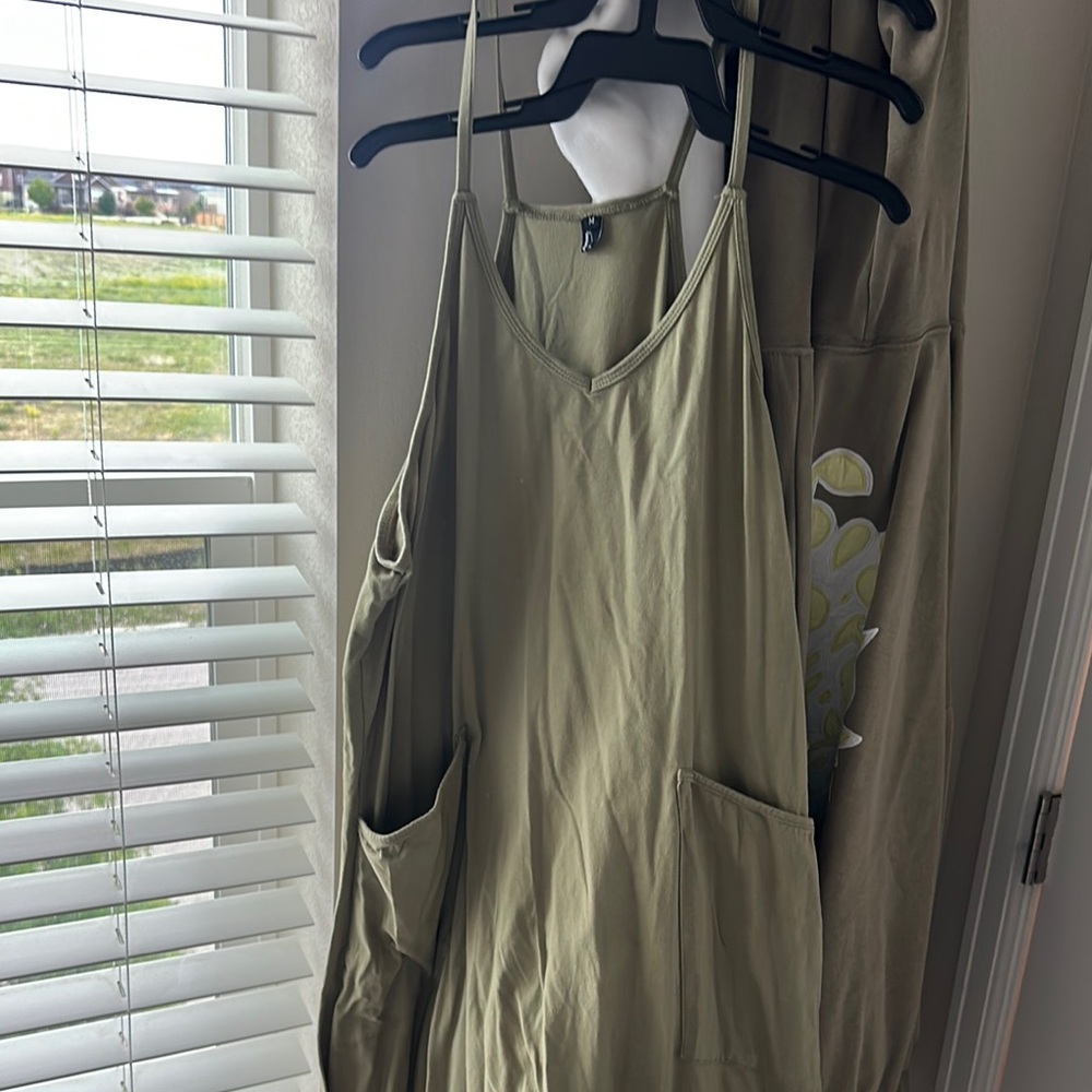 Olive Green Sleeveless Dress with Pockets